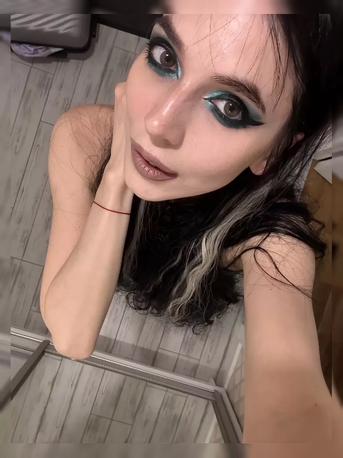 Люблю получать удовольствие от близости и дарить эмоции✨  Предпочитаю длительные встречи и множественные оргазмы с непринуждённым приятн...