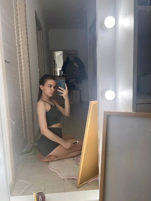 Ночью всё звучит тише, но ощущается сильнее 🌙
Каждый жест становится смыслом, каждый взгляд — приглашением 😌
Мне нравится растворяться... Ночью всё звучит тише, но ощущается сильнее 🌙
Каждый жест становится смыслом, каждый взгляд — приглашением 😌
Мне нравится растворяться...