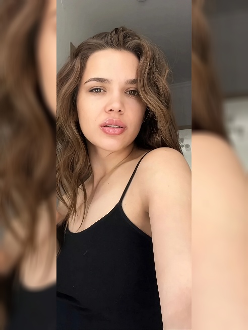 Ночью всё звучит тише, но ощущается сильнее 🌙
Каждый жест становится смыслом, каждый взгляд — приглашением 😌
Мне нравится растворяться... Ночью всё звучит тише, но ощущается сильнее 🌙
Каждый жест становится смыслом, каждый взгляд — приглашением 😌
Мне нравится растворяться...