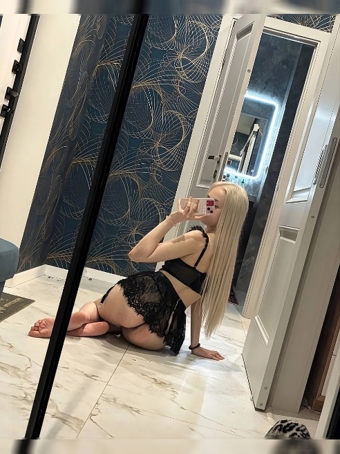 МБРв подарок 🫦 сочно со слюнками💋куни в подарок💋Ясамая красивая и сексуальная. У меня очень красивая , розовая узкая киска .Люблю трахать...