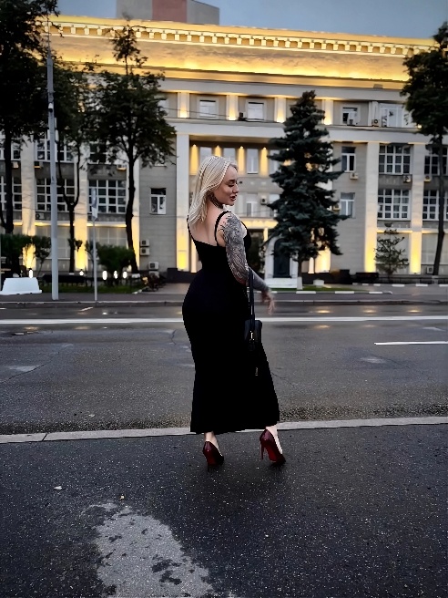 Я чувствую, чего ты жаждешь на самом деле, — и мой ответ всегда точен: либо мы создаем просxxxтво полного доверия, где я принадлежу тебе...