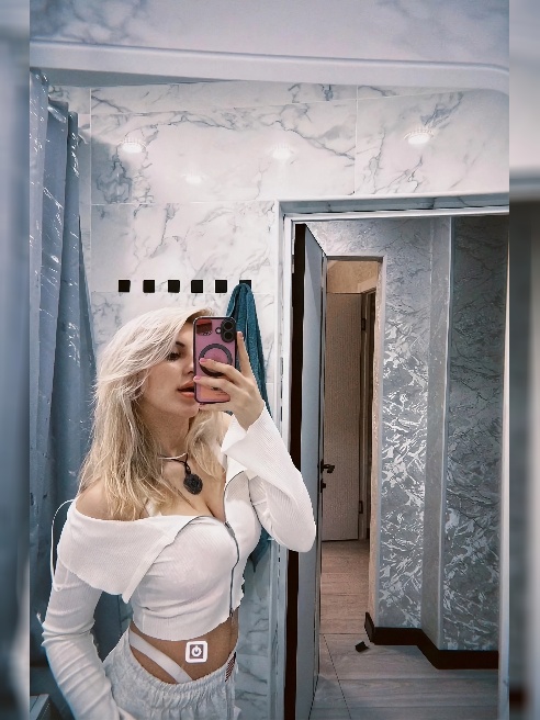 Я — воплощение тайного желания и сладкого соблазна 🔥💋 Со мной легко забыть о стеснении и позволить фантазиям выйти наружу 😏✨ Люблю флирт,...