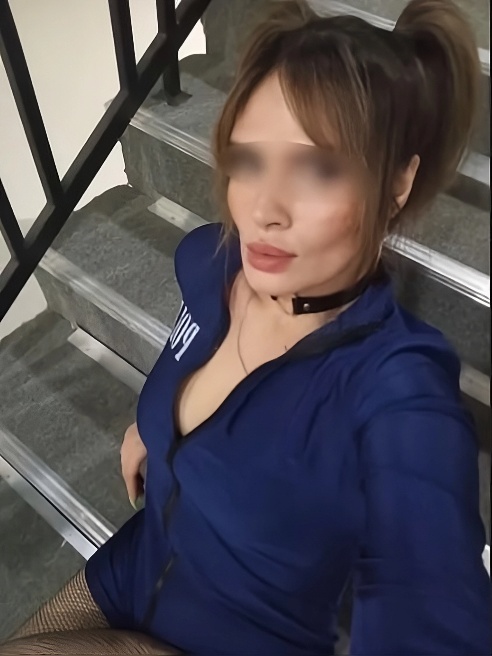 Эй, я твоя озорная конфетка, с которой всегда весело и жарко. 😏🍭

Снаружи яркая, с лукавой улыбкой и упругой фигуркой, а внутри — игривая...