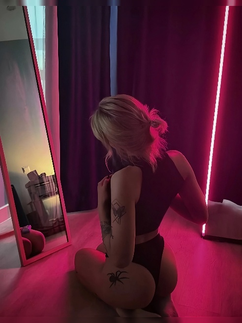 Я — воплощение тайного желания и сладкого соблазна 🔥💋 Со мной легко забыть о стеснении и позволить фантазиям выйти наружу 😏✨ Люблю флирт,...