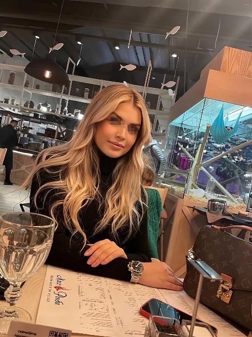 Ария, 27 — твоя живая SEXY блонда, где каждое фото — зеркало реальности, без фильтров и лжи! 📸🔥Я — твой онлайн-мираж, который материализу...
