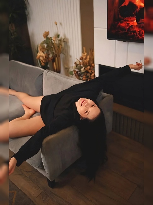 Давай поиграем втроём! 😈 Я и моя подруга-кошечка подползаем к тебе на четвереньках. Сначала ЖМЖ: мы целуемся, лижем друг друга, а ты смот... Давай поиграем втроём! 😈 Я и моя подруга-кошечка подползаем к тебе на четвереньках. Сначала ЖМЖ: мы целуемся, лижем друг друга, а ты смот...