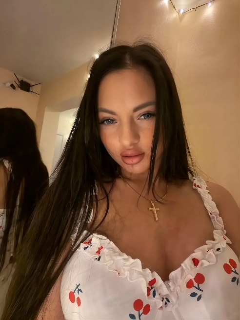 У тебя была когда-нибудь фантазия трахнуть милфочку? 🥰💘  Я здесь😍🌶 маленькая красотка очень ждёт тебя в гости, чтобы отсосать твой член,...