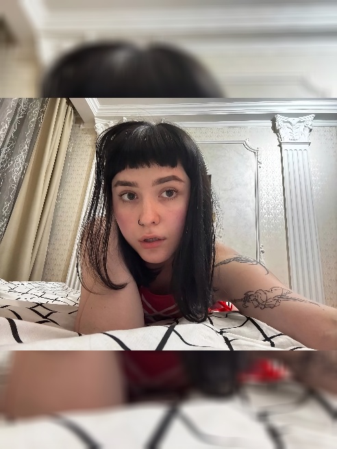 Меня зовут Ева. Но если честно… мне куда больше нравится, когда меня называют Ева Страсть

Я молодая, горячая, яркая — и обожаю, когда му...