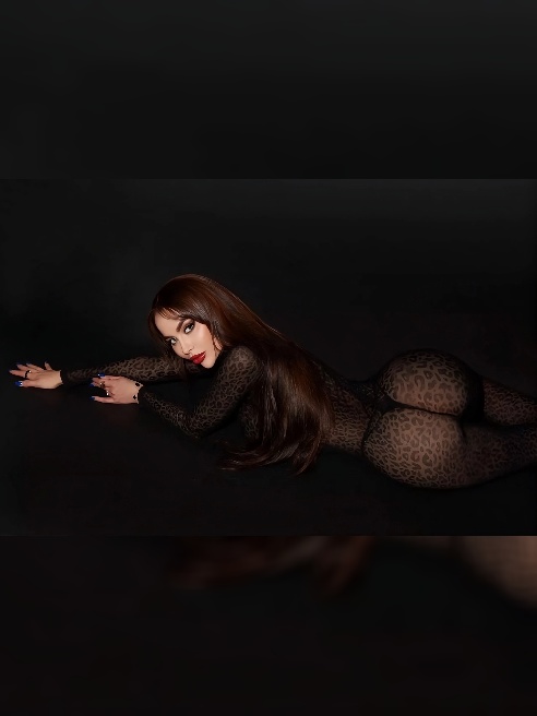 Яркая, страстная, неповторимая, властная😈 Свободна и игрива, желанна и нежна🫦 Прекрасная смесь чистой слабости с нечистой силой; Похоти и...