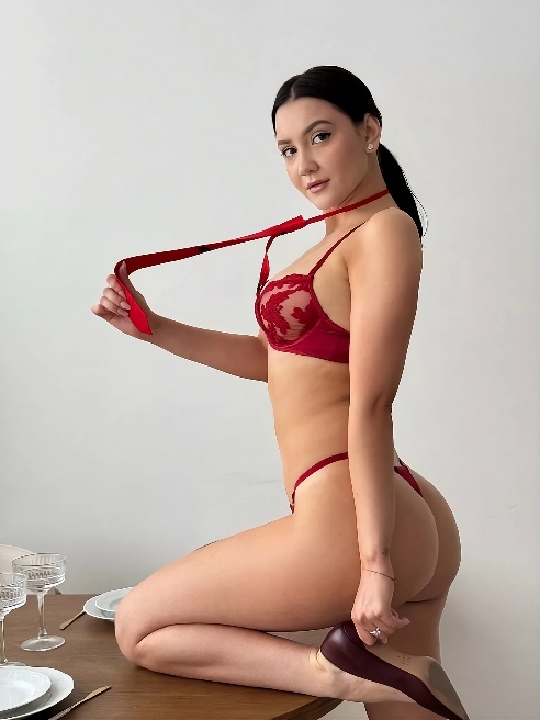 Всем привет, меня зовут Яна 😘мне 24 года. Ум и харизма всплеслись в  единое💋

Я готова дарить тебе свое тепло, много смеяться  и трахатьс...