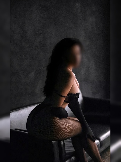 Ммм, а ты сможешь справиться со мной сегодня? 😏💋 Моя кожа горит, моё сердце бьётся чаще, как только ты оказываешься рядом.Приезжай с друг...