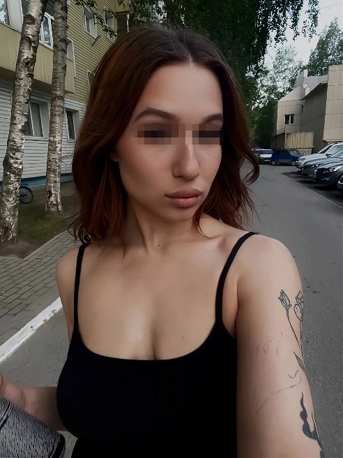 Представь юную, стройную девочку, у которой глаза горят от любопытства и желания попробовать всё новое. Это я. Мне всего 19, но моя страс...