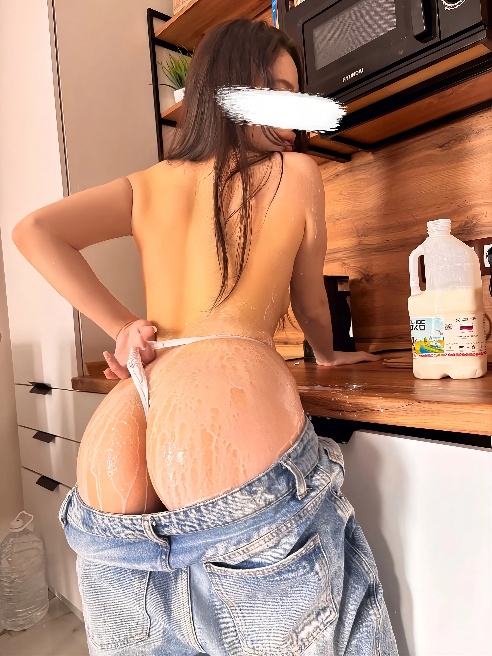 Студенточка на грани отчисления 🆘🛟да и будь что будет 🙏🔥



Как и многие девочки приехала покорять Москву,но что -то пошло явно не по пла...