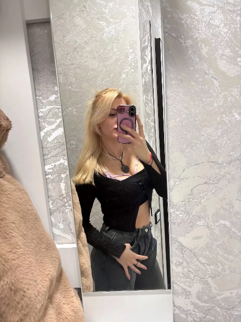 Я — воплощение тайного желания и сладкого соблазна 🔥💋 Со мной легко забыть о стеснении и позволить фантазиям выйти наружу 😏✨ Люблю флирт,...