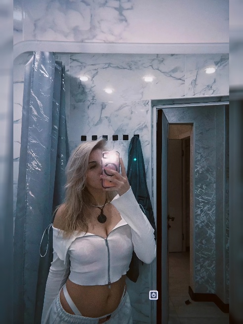 Я — воплощение тайного желания и сладкого соблазна 🔥💋 Со мной легко забыть о стеснении и позволить фантазиям выйти наружу 😏✨ Люблю флирт,...