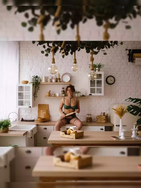 Привет, меня зовут Василиса.🌼И я учусь на визажиста.)

Хочешь нежную и тактильную встречу в формате GFE?! 

Тогда... тебе точно ко мне🥰...