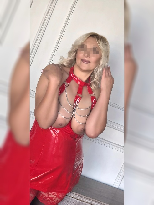 Нежная, обаятельная и сексуальная блондиночка жаждет ласк👅🫦 и секса💦