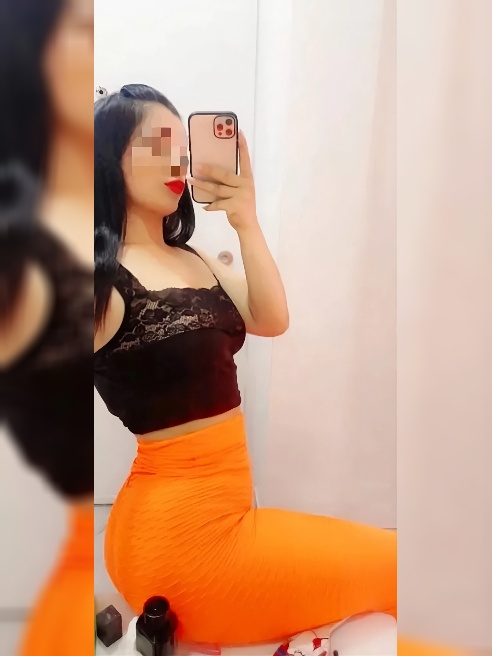 Я — та самая женщина, которая умеет зажечь! Люблю хорошие разговоры, уютные обнимашки  и качественный секс. Глубоко ценю взаимную страсть...