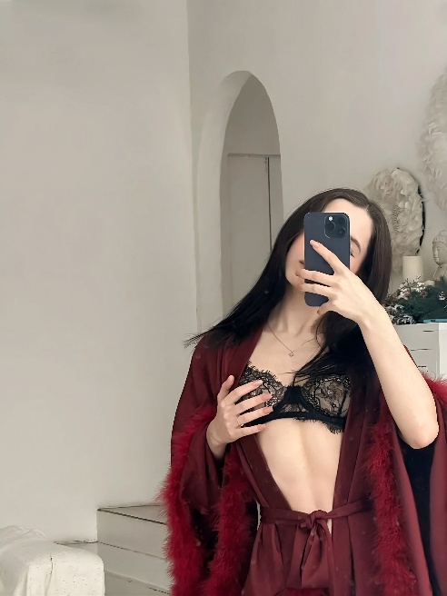 Мои объятия зовут тебя, как самое заветное обещание 💌
🍌 Буду рада если сегодня заедешь ко мне в гости)
Мои объятия зовут тебя, как самое заветное обещание 💌
🍌 Буду рада если сегодня заедешь ко мне в гости)