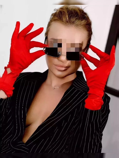 💍💍💍

Моя сладкая киска к твоим услугам... Страстная, развратная, люблю и умею многое. Со мной ты раздвинешь границы удовольствия до беско...