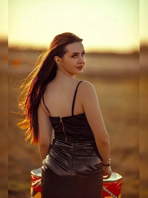 Молодая и нежная развратница, с ненасытным влечением к мужчине🥰🥰rnrnМанящая вкусная девочка с шикарной фигурой песочные часы, сочная, мал...