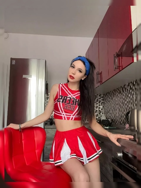 Люблю получать удовольствие от близости и дарить эмоции✨  Предпочитаю длительные встречи и множественные оргазмы с непринуждённым приятны...