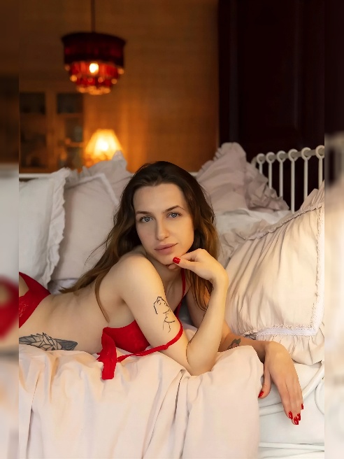 Я — воплощение тайного желания и сладкого соблазна 🔥💋 Со мной легко забыть о стеснении и позволить фантазиям выйти наружу 😏✨ Люблю флирт,...