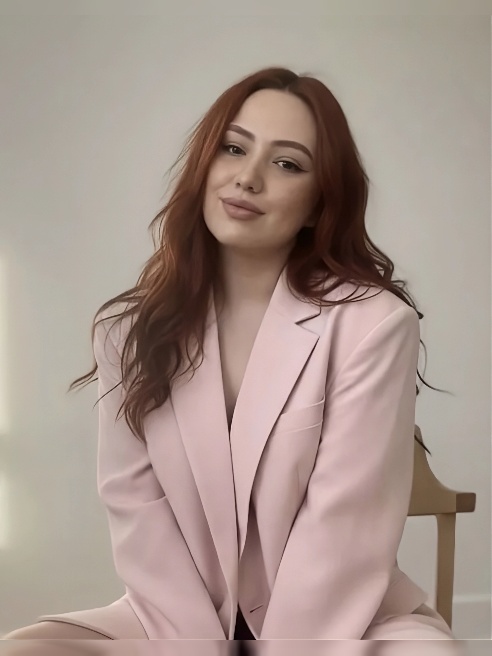 Яркая, живая и всегда готова к экспериментам🔥