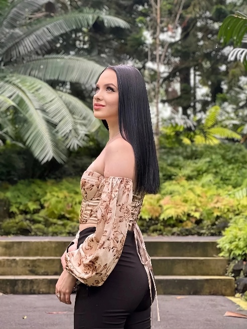 Моя маленькая нежная писечка просит секса 🥹🩷

Я обожаю горячий трах 😍🥰 Хочу оседлать твой член и скакать пока мы не кончим одновременно 😏😍😎