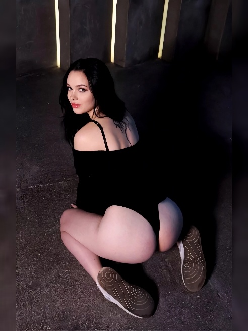Моя маленькая нежная писечка просит секса 🥹🩷

Я обожаю горячий трах 😍🥰 Хочу оседлать твой член и скакать пока мы не кончим одновременно 😏😍😎