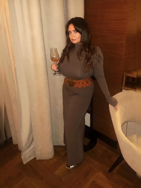 🍒 Ухоженная, приятная, интеллигентная, нежная с натуральной грудью пятого размера 

Встречаюсь индивидуально с воспитанными и щедрыми муж...