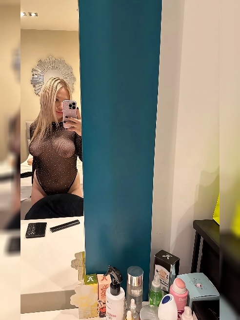 Миниатюрная блондинка с натуральными формами💋Молодая и умелая в постели😻 Моя упругая попка и своя красивая грудь🍒 точно не оставят тебя с... Миниатюрная блондинка с натуральными формами💋Молодая и умелая в постели😻 Моя упругая попка и своя красивая грудь🍒 точно не оставят тебя с...