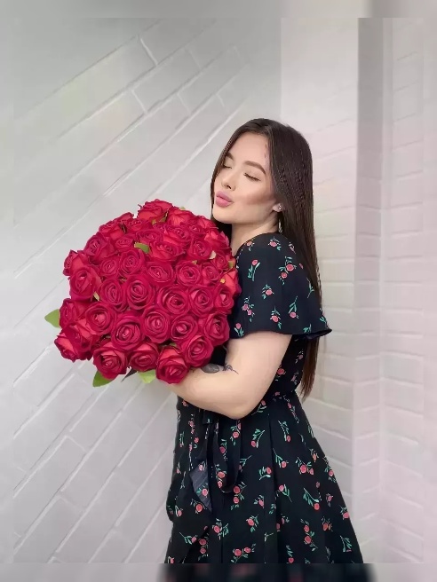 Обладательница милейшего личика 🤭Сладкая девочка, которая поразит тебя своей улыбкой и добротой, любовью и искренностью❤❤

Сочная попка,б...