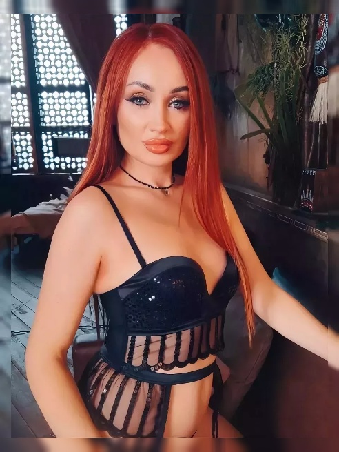 Я люблю, когда слова звучат как прикосновения 😏 Медленно, уверенно и с тем самым послевкусием, из-за которого хочется перечитать.