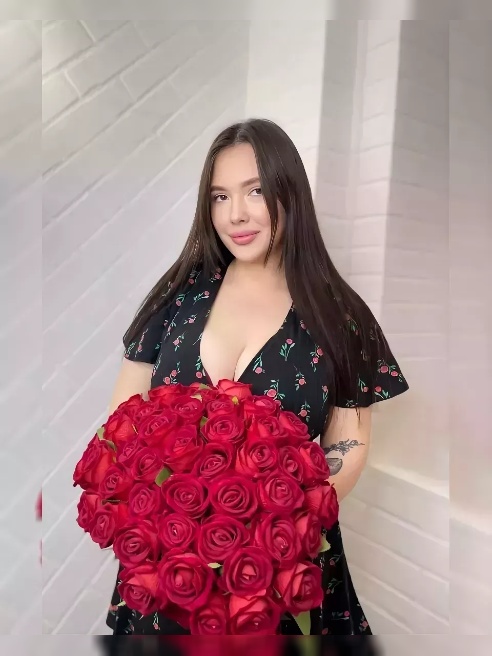 Обладательница милейшего личика 🤭Сладкая девочка, которая поразит тебя своей улыбкой и добротой, любовью и искренностью❤❤

Сочная попка,б...
