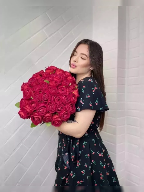 Обладательница милейшего личика 🤭Сладкая девочка, которая поразит тебя своей улыбкой и добротой, любовью и искренностью❤❤

Сочная попка,б...