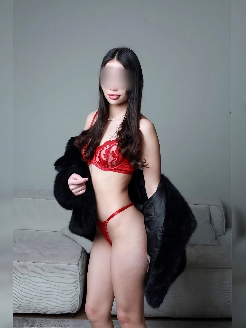 💘💘💘 Жаркая, обжигающая как огонь... 

💘💘💘 Страстная и умопомрачительная

И это вся Я... И это только небольшие вступления 😋😋😋

 Запоминаю...