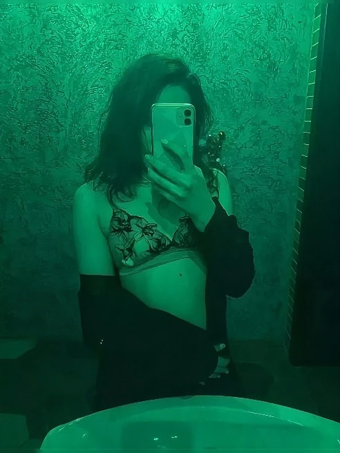 😻Мои объятия - самые страстные😻 прикосновения самые возбуждающие 😻Звони, милый, я очень возбуждена и жду тебя в гости😍💋

Я расслаблю тебя...