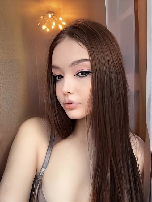 Нежная и ласковая , с красивой фигурой , жду в гости , живу одна ☺🥰