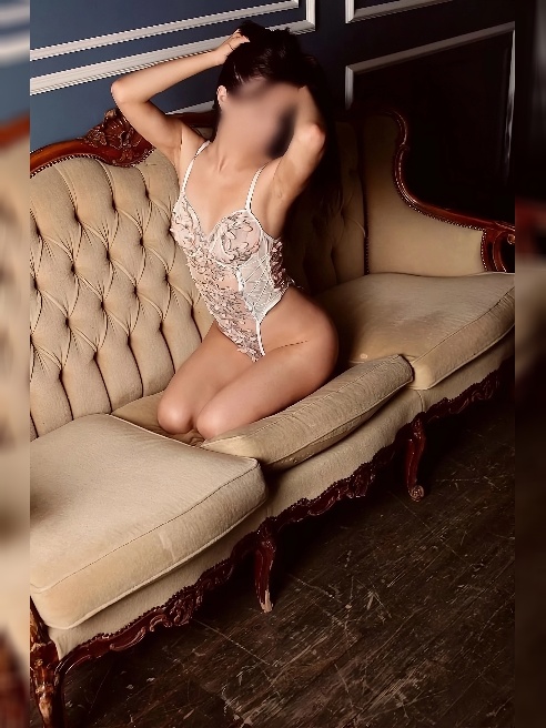 Меня зовут Карина 😇😇😇

Молоденькая и Стройная Славяночка, готова приехать в гости и скрасить твой вечер) 

Люблю длительные встречи 

Есл...