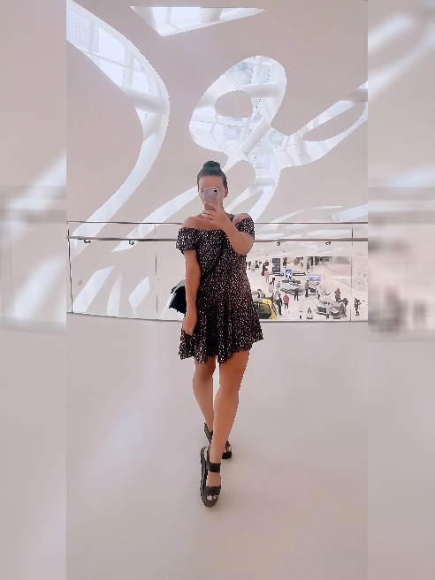 Я не про формат «быстро и по делу». Мне важно создать атмосферу, в которой можно расслабиться, почувствовать настоящее. Встречи только ли...