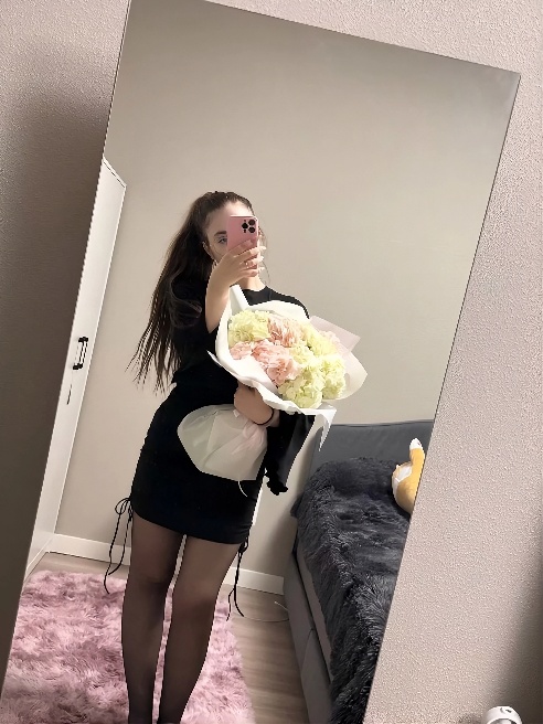 У меня очень красивое тело😍

Я милая и веселая, поддержу любой диалог 💗
			
				var txtTop = document.getElementById('txt_top'),
				txtT...