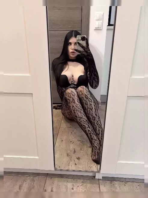 Абсолютно раскрепощенная в постели, кайфую от своего тела🤤 ОЧЕНЬ СЕКСУАЛЬНАЯ И ТЕМПЕРАМЕНТНАЯ🔥

Активная в постели, обожаю разные позы, н...