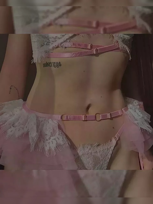 Я тебе запомнюсь😍

Блондинка с сочными формами❤

Обожаю секс и всё что с ним связано🔞🤤

Натуральная нежная грудь, идеальна для покусывани...