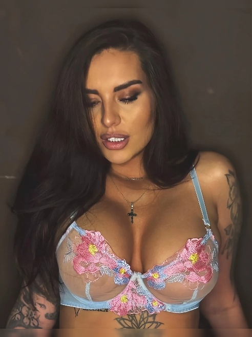 Мастер спорта по биатлону и отменному МИНЕТУ 💦 !!)

Большая сочная попка 🌰 и спортивный животик, бархатная и упругая кожа, для тебя всегд...