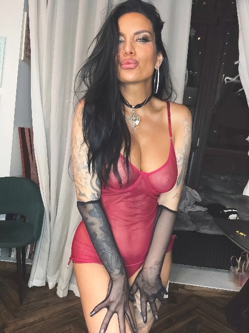 Мастер спорта по биатлону и отменному МИНЕТУ 💦 !!)

Большая сочная попка 🌰 и спортивный животик, бархатная и упругая кожа, для тебя всегд...