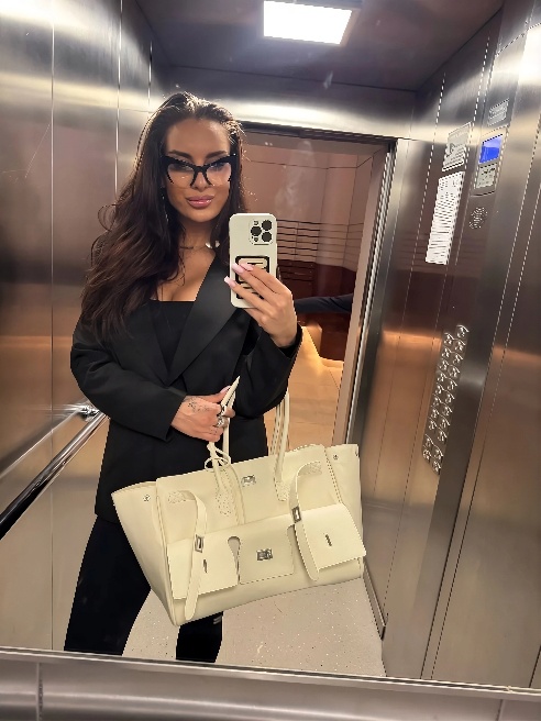 Мастер спорта по биатлону и отменному МИНЕТУ 💦 !!)

Большая сочная попка 🌰 и спортивный животик, бархатная и упругая кожа, для тебя всегд...