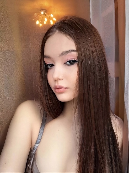 Нежная и ласковая , с красивой фигурой , жду в гости , живу одна ☺🥰