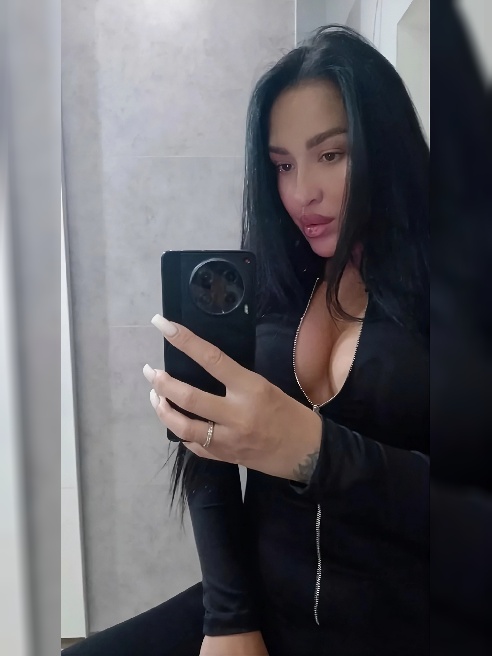Привет❤ Меня зовут Карина)) Люблю то чем занимаюсь, отдаюсь встрече на 100% и получаю удовольствие от процесса 😈💕

Общительная , встречаю...