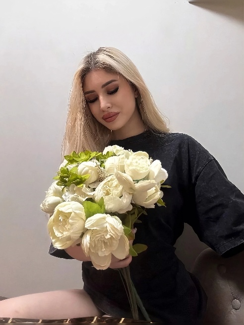 Мне важно внимание чувствовать интерес...Тогда я улыбаюсь чаще, говорю мягче - и между строк появляется особое тепло